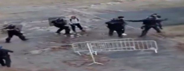 Fransa'da polis lise öğrencilerine böyle saldırdı