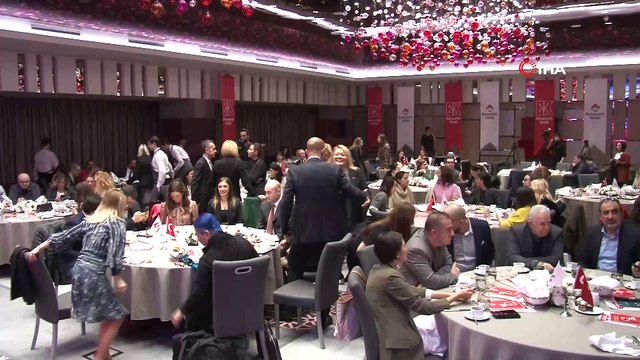 Mutlu ve başarılı bir çocuk yetiştirmek için ‘Anne-Baba Okulu’