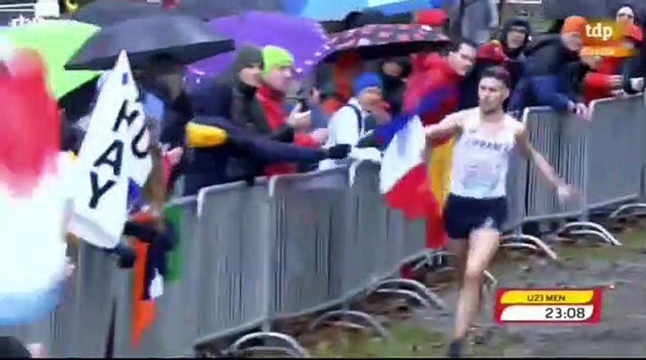 Cross-country  Jimmy Gressier rate sa célébration sur la ligne darrivée