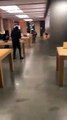 Le pillage dun Apple Store de Bordeaux par des casseurs