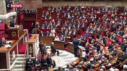 Edouard Philippe défend les mesures d'Emmanuel Macron