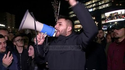 Mijëra studentë protestojnë para MAS, qindra të tjerë bllokojnë “Zogun e Zi”