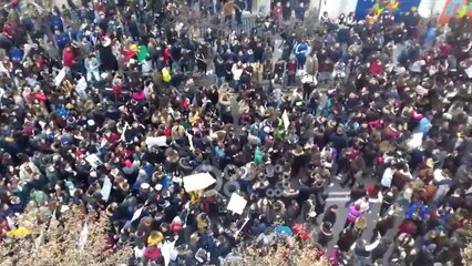 Ora News - Shikoni protestën e studentëve me foto nga lart