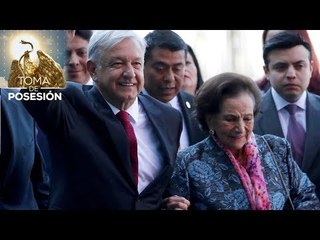 López Obrador llega a San Lázaro para investidura presidencial
