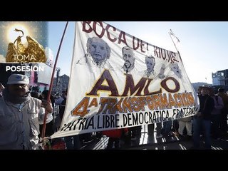 Llegan simpatizantes de López Obrador al Zócalo capitalino