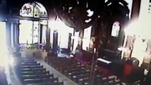 브라질 성당에서 괴한 총기 난사...최소 8명 사상 / YTN