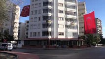 Şehit Emniyet Müdürü Verdi'nin baba evine Türk bayrakları asıldı - MERSİN