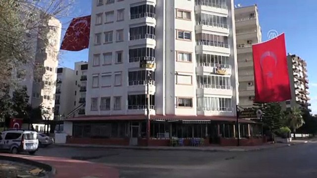 Şehit Emniyet Müdürü Verdi'nin baba evine Türk bayrakları asıldı - MERSİN