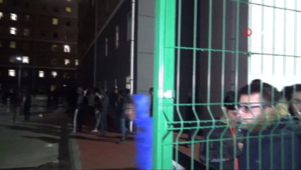 Yüzlerce öğrenci KYK’da yaşadıklarını iddia ettikleri sorunları protesto etti