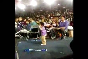 Vídeo 4. Expolucha 2010. Niño bailarin