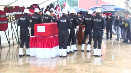 Dün Şehit Olan Emniyet Müdürü Verdi İçin, Rize Valiliği Önünde Uğurlama Töreni Düzenleniyor-2