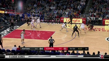 토론토 너스 감독, 모친상에도 벤치 지키며 승리 지휘 / YTN