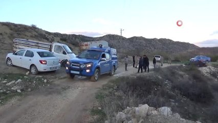 Hırsızlık Zanlılarının Bulunduğu Araç Çamura Saplandı