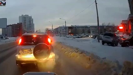 TOP 40 EXAMPLES HOW NOT TO DRIVE ON SNOW(1)
