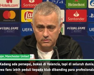 下载视频: Tak Ada Yang Lebih Peduli Pada Man United Dibanding Saya! - Mourinho