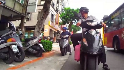 World Worst Drivers on Cars and scooters(1)