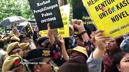 Wapres Jusuf Kalla Diteriaki "Rezim Pengecut!"