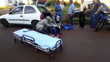 Mulher fica ferida em colisão envolvendo carro e moto