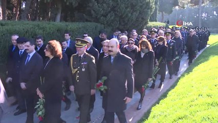 Azerbaycan'ın Ulusal Lideri Haydar Aliyev, Vefatının 15. Yılında Bakü'de Anılıyor