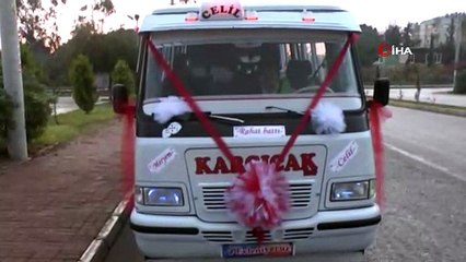 Ekmek teknesi olan minibüsü gelin arabası yaptı