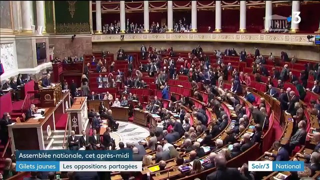 Gilets jaunes : Wauquiez et Le Pen appellent à un retour au calme