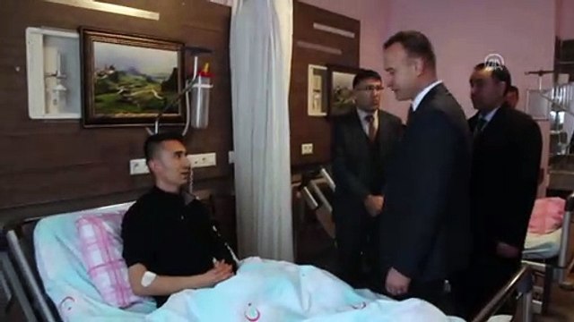 Ağrı İl Milli Eğitim Müdürü Tekin, kazada yaralanan öğretmenleri ziyaret etti - AĞRI