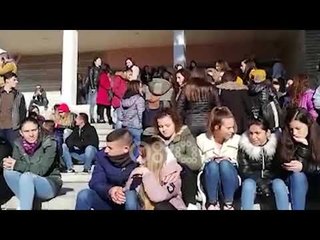 Ora News - Protesta e studentëve në Gjirokastër