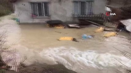 Bomba Gibi Patlayan Su Borusu Sele Neden Oldu