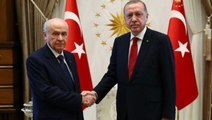 Son Dakika! Cumhurbaşkanı Erdoğan, MHP Lideri Bahçeli ile Cumhurbaşkanlığı Külliyesi'nde Bir Araya Geldi