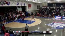 Basket-ball : il explose la planche en ratant son dunk