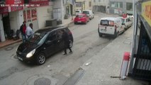 Antalya'da kameralara yansıyan silahlı ve sopalı kavga...Silahlı ve sopalı kavgaya karıştığı tespit edilen 9 kişi gözaltına alındı