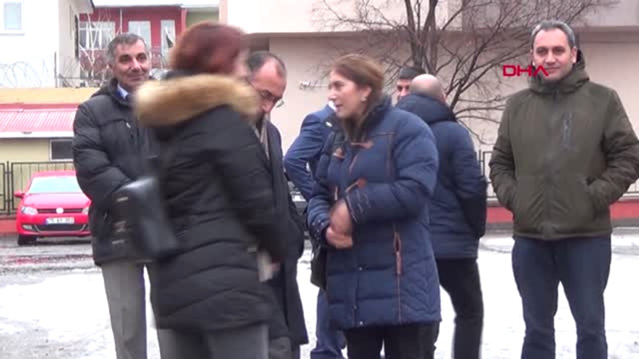 Ardahan Çin'den Başarıyla Dönen Ardahanlı Öğrencilere Davul- Zurnalı Karşılama