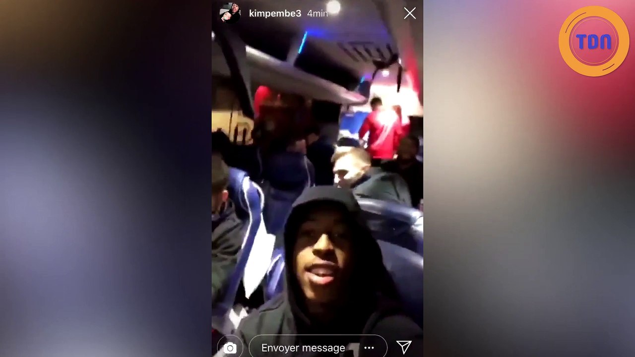 Kimpembe ambiance le bus du PSG avec la chanson "Gilet Jaune" !