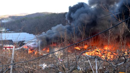 창고용 비닐하우스에서 불...1명 화상 / YTN