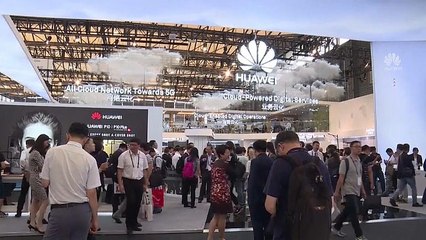 Filha do fundador da Huawei libertada sob fiança