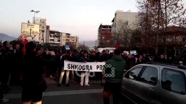 Ora News - Protesta në Shkodër kundër çmimit të naftës