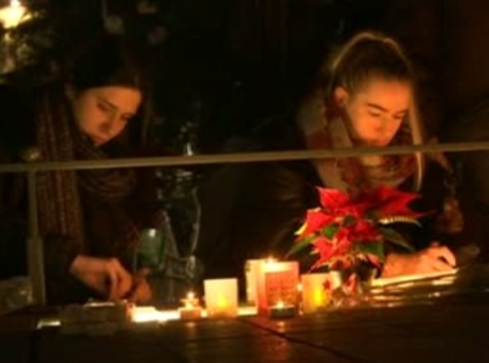 Fusillade à Strasbourg : des bougies en hommage aux victimes