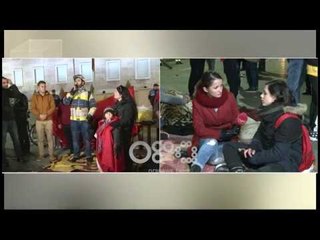 Ora News - "Pedagogët kanë dhënë dorëheqjen për të na mbështetur"