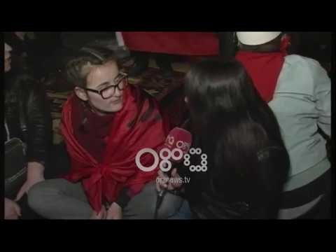 Ora News - Studentja: Nuk kemi frikë nga presioni, pa marrë përgjigje nuk largohemi