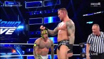 (ITA) Randy Orton strappa la maschera e distrugge Rey Mysterio - WWE SMACKDOWN 20/11/2018
