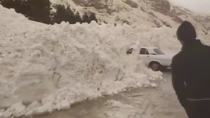 Avalancha en el monte Elbrus en Rusia   Avalanche on Mount Elbrus  in Russia  2018
