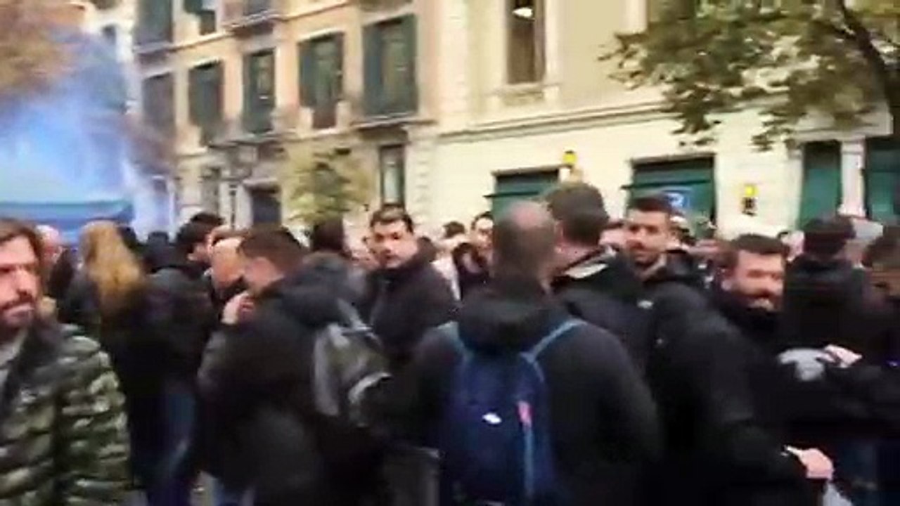 Los Mossos se movilizan para conseguir una subida salarial: han cortado la Gran Vía de Barcelona