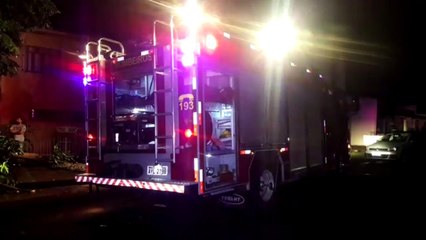 Árvore cai em veículo e Bombeiros são mobilizados