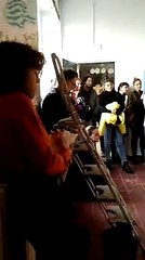 Podemitas queman una iglesia en una clase de arte