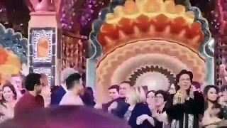 Hillary Clinton dances with SRK at Isha Ambani's Sangeet