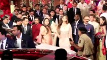 Shilpa Shetty Awkward Moment As Raveena Tandon Arrives At Isha Ambani Wedding
