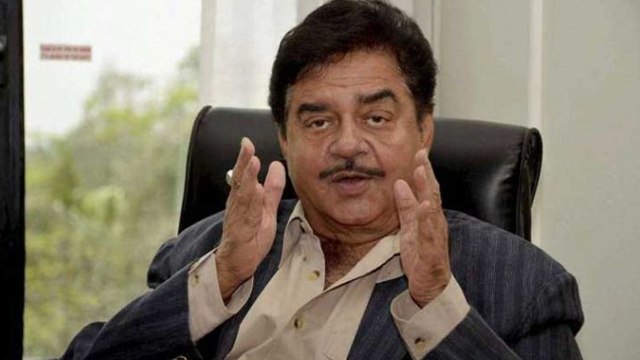 Shatrughan Sinha praises Rahul Gandhi for Congress’ performance in Assembly elections |OneIndia News