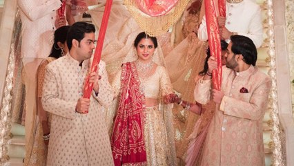 Isha Ambani Bridal Look : दुल्हन बनी ईशा अंबानी के कंप्‍लीट लुक की जानें खासियत | Boldsky