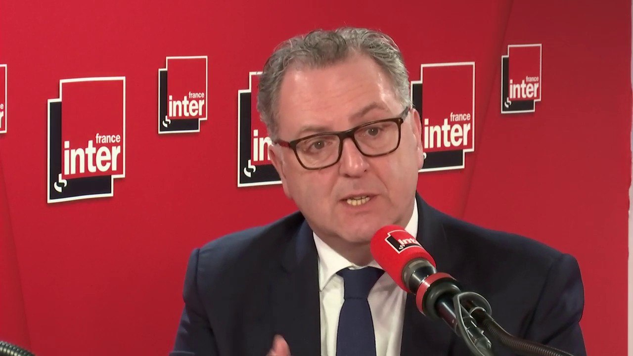 Richard Ferrand au sujet des gilets jaunes, "Il faut que le mouvement s'arrête".