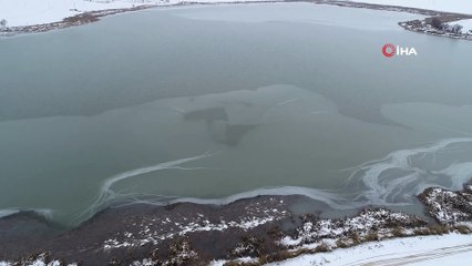 Hafik Gölü kısmen dondu